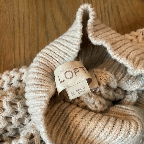 LOFT Turtleneck Pullover Oatmeal Chunky Knit Sweater Size Medium - Picture 6 of 9